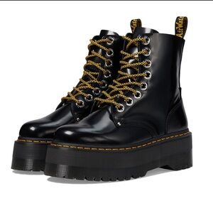 DR. MARTENS JADON MAX LEATHER LACE UP BOOTS UK 6 US 8 WOMENS NIB!
